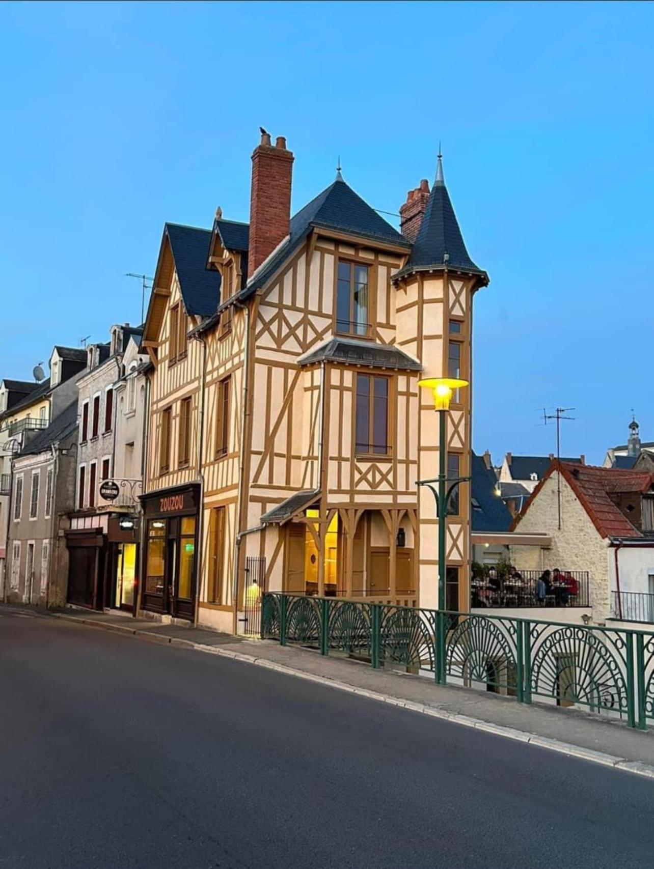 Logis Hotel La Maison A Pan De Bois Vierzon Zewnętrze zdjęcie
