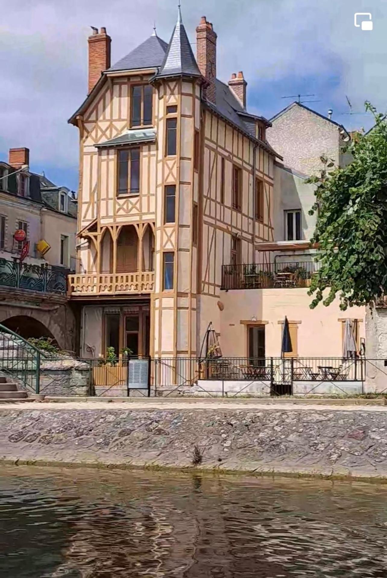 Logis Hotel La Maison A Pan De Bois Vierzon Zewnętrze zdjęcie